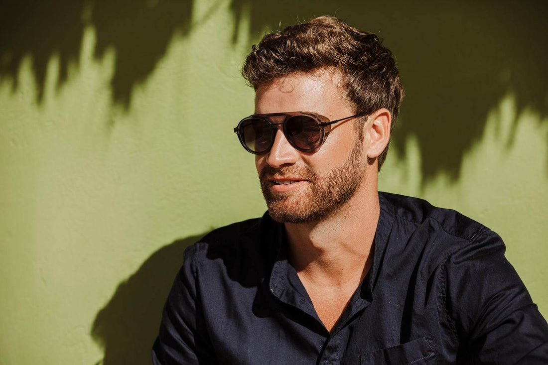 Clubmaster Future Grey solbrille med gråt stel og røgfarvede glas